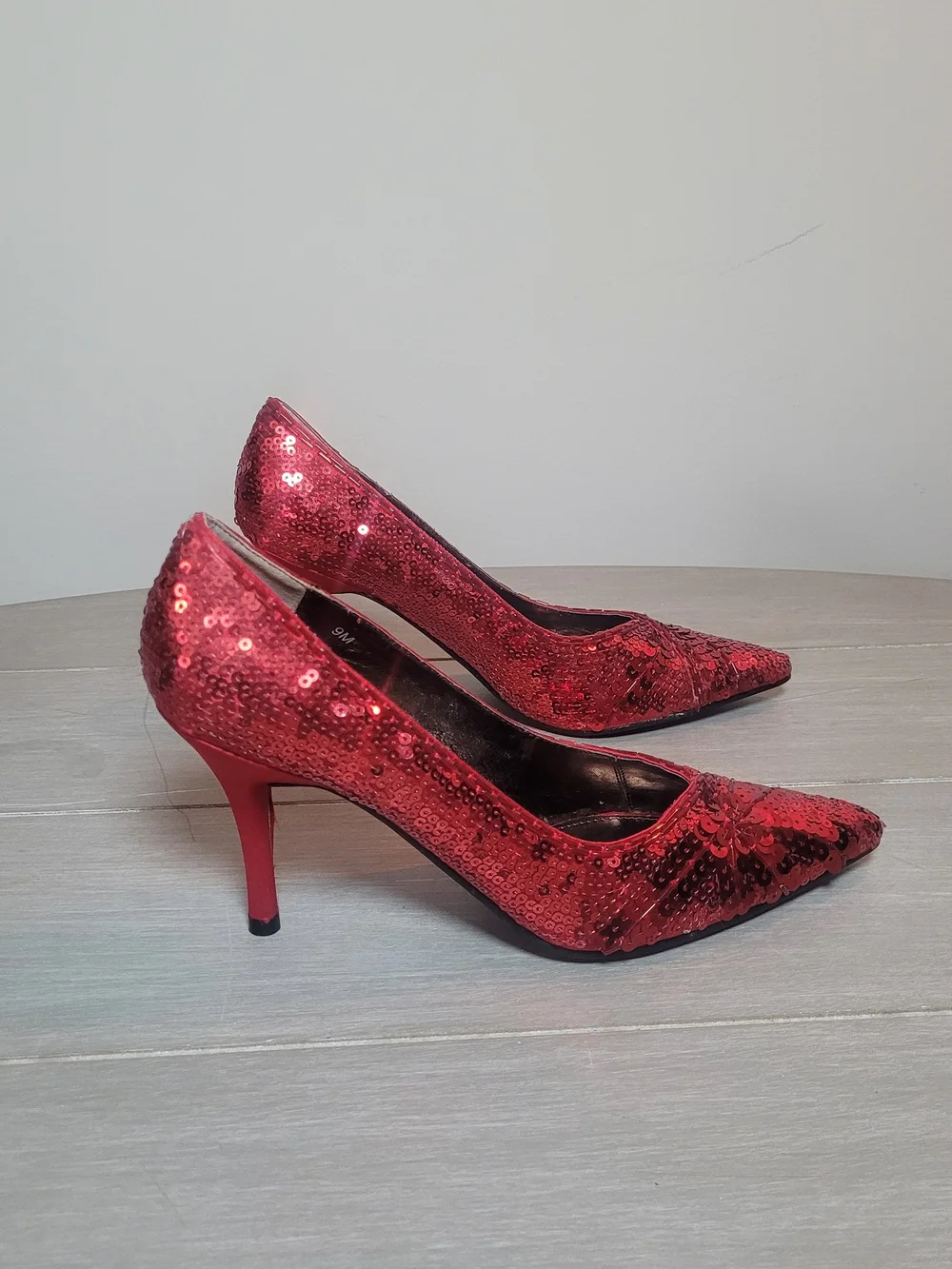 Ruby Slippers Red Sequin Pointed-Toe Women's Heels Size 9